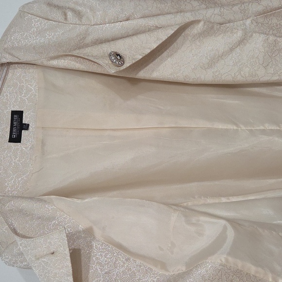 John Meyer Ivory Elegant Cape - Picture 12 of 12